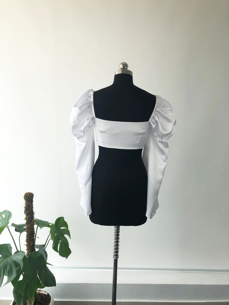White Balloon To Wide Sleeve Crop Top